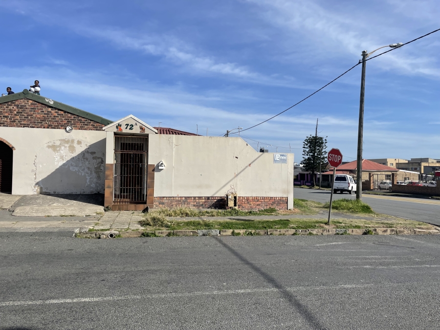 4 Bedroom Property for Sale in Quigney Eastern Cape